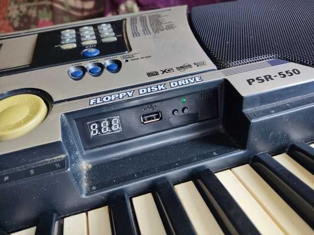 Синтезатор Yamaha PSR 550-USB (продается самовывозом)