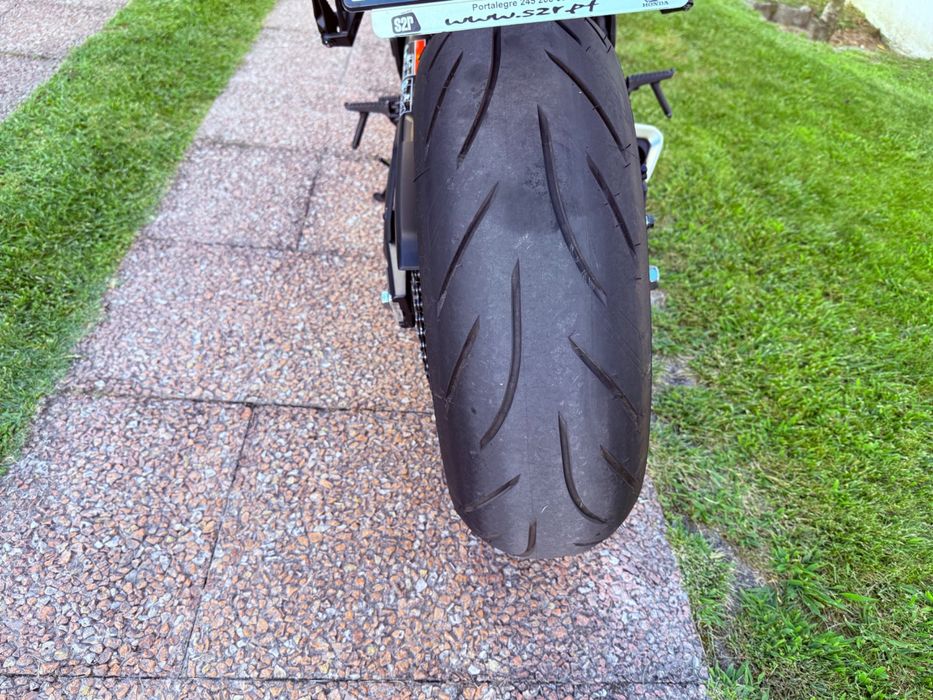 Honda CB 650 r Black Edition