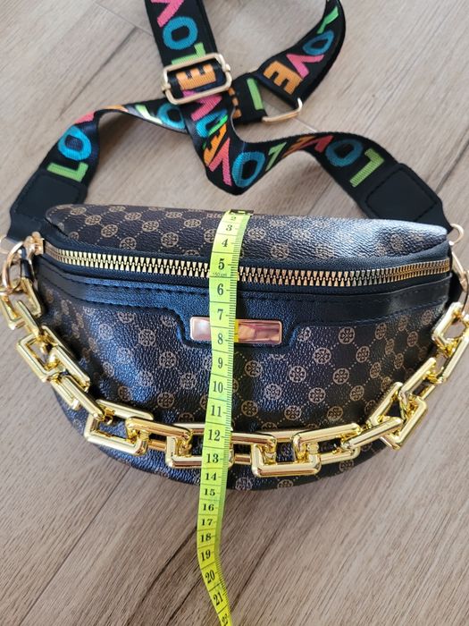 Saszetka nerka na biodro brązowa wzorek z łańcuchem gruby pasek