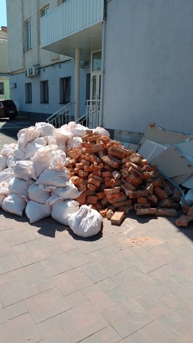 Вивіз сміття мебель будвідходи газель зіл. Вывоз мусора ЗИЛ газель