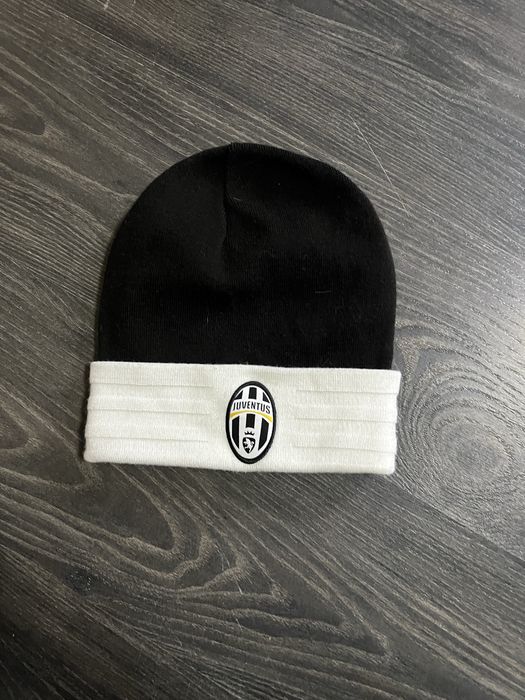 Шапка  adidas Juventus 2013