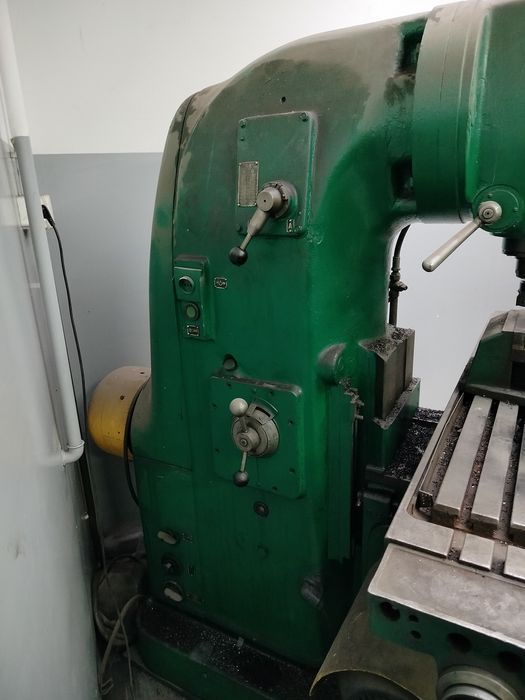 Frezarka uniwersalna do metalu | Stół 1250 × 270 mm | 380 V | Imadło