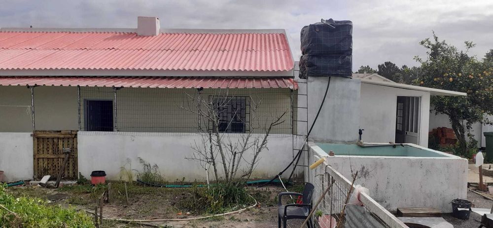 Terreno com benfeiturias