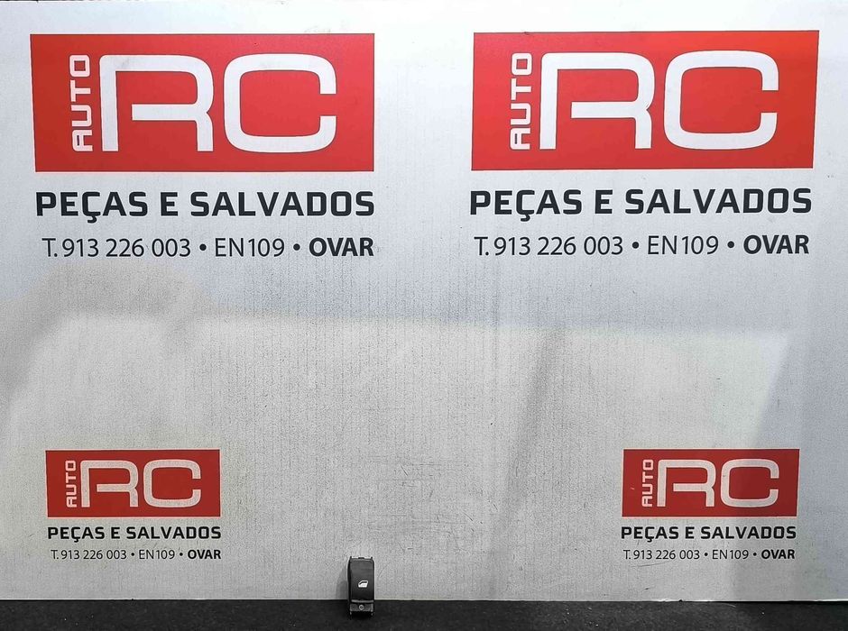 Comando / Botão / Interruptor Vidros Frente Direito 96751118ZD - PEUGEOT 208 I