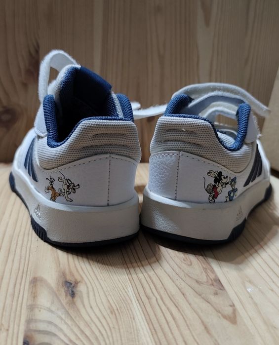 Нові кросівки. Adidas. Disney. Оригінал.