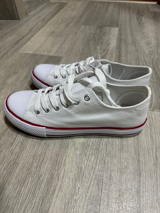 Кросівки НОВІ!!!