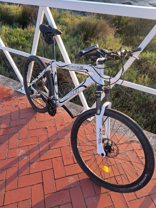 Bicicleta de BTT Esmaltina WDR Race Roda 26