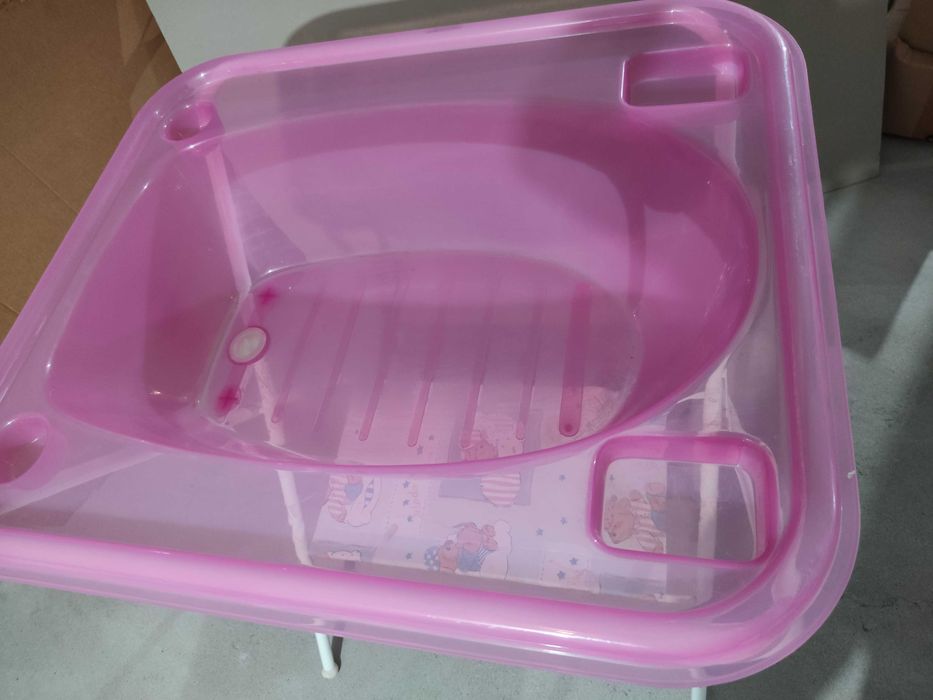 Banheira de bebe com suporte