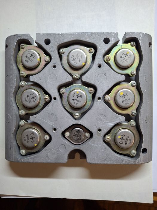 Транзистор П210 германій