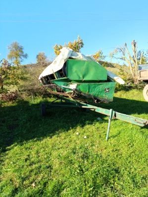 Kombajn John Deere  plus heder