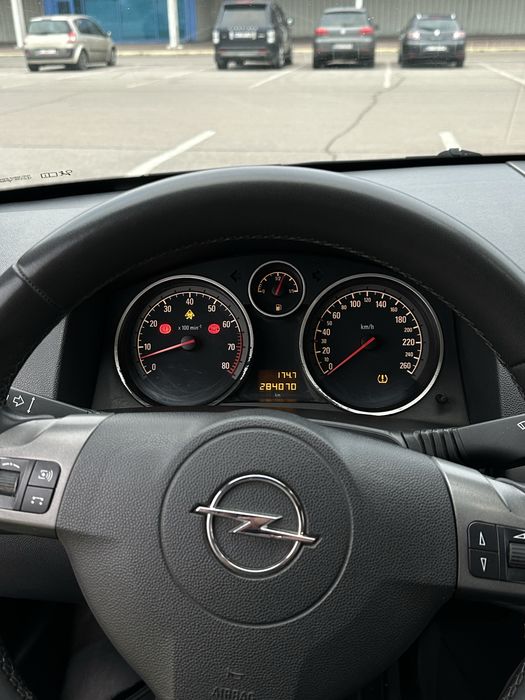 Opel astra h 1.6 бензин