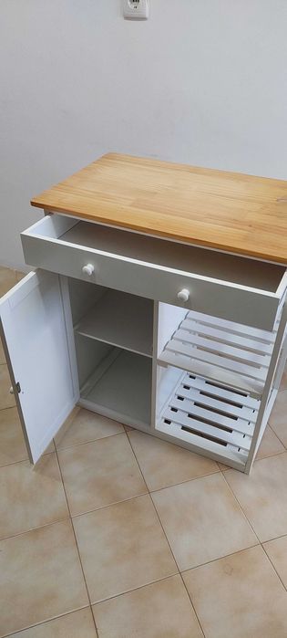 Móvel de apoio a cozinha