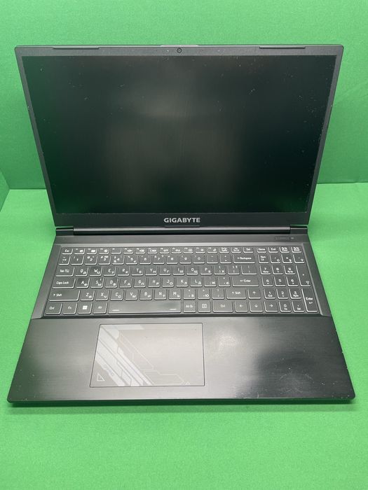 Gigabyte RC555 / i7-12650H / RTX 4060 / 32GB / 1TB SSD / 15.6” 144Hz ...