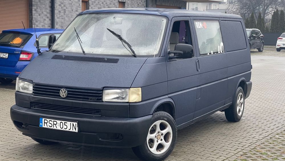 Продам WV t4  2.5 дизель груз/пас 
Авто в гарному стані технічному. Маємо в наявності багато автомобілів для військових таких як: джипи, буси, пікапи, а також легкові авто. А також займаємося підбіром автівок для ЗСУ. Заганяємо офіційно під листи від благодійних організацій. Всі автомобілі стоять на паркінгу біля кордону. Доставка ( без передоплати) до Львова за добу. Розрахунок біля капоту після того як оглянули автівку!!!