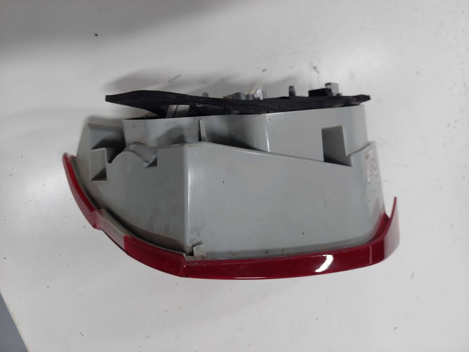 farolim direito mala 308