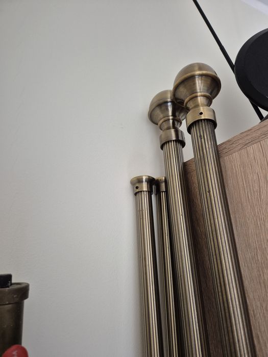 Karnisze uzywane 2m.