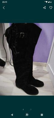 Kozaki zamszowe.