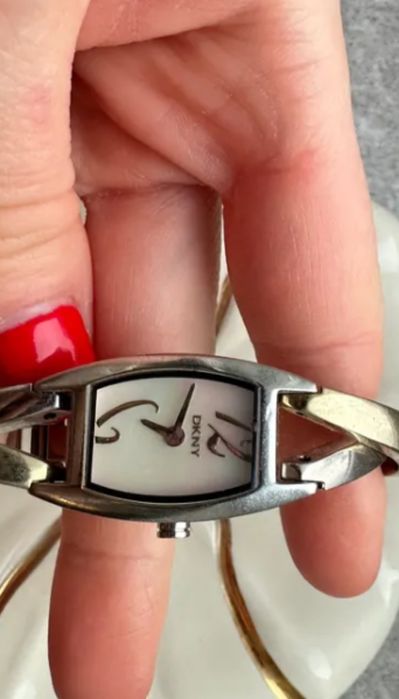 Годинник оригінал DKNY.на худу руку.