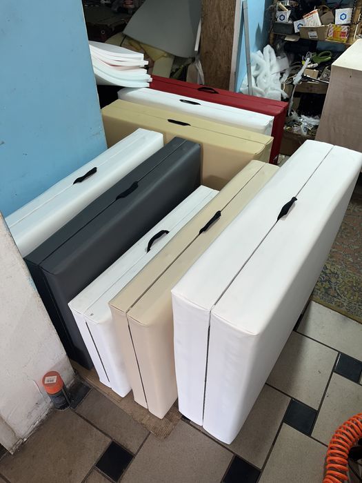 Масажна кушетка + підголовник + підлокітники. Навантаження 300 кг.