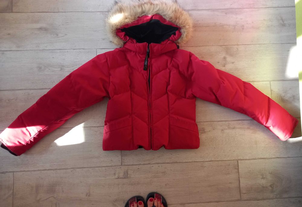пуховик жіночий Canada Goose короткий червоний