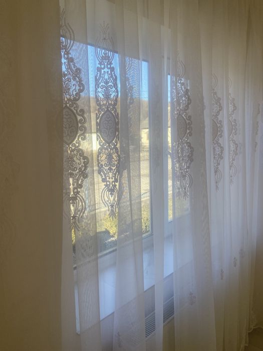 Тюль білого кольору