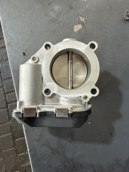 Продам дросельну заслонку