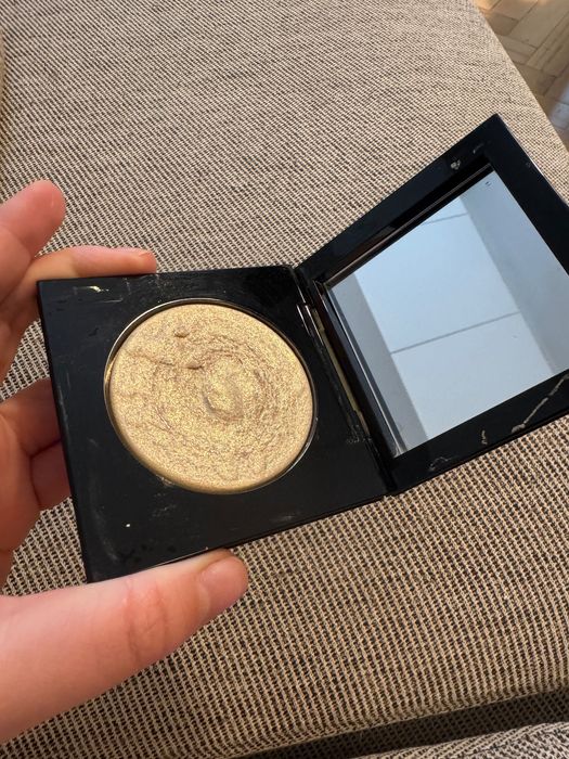 Pat Mcgrath x Bridgerton „Divine Glow Highlighter”