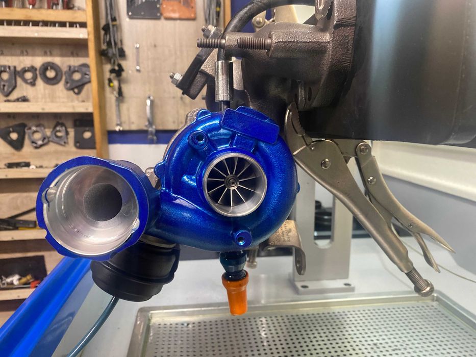 Turbosprężarka Turbina BMW E60 E61 X5 3.0 D 218 KM 725364 HYBRYDA