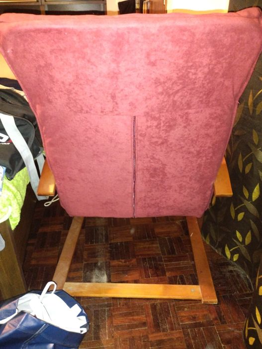 Cadeira de sala vermelha