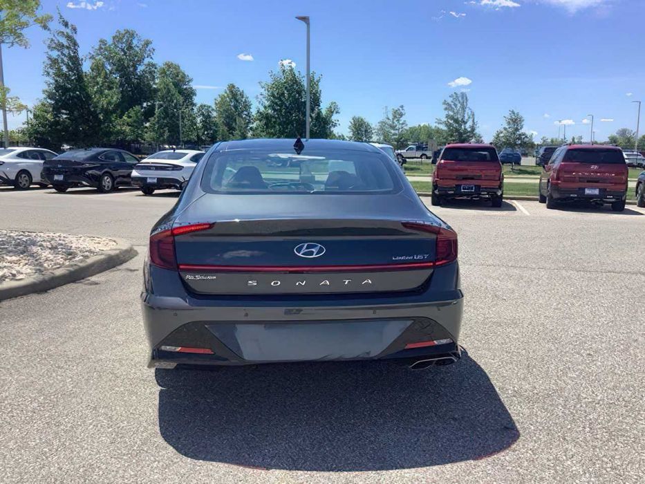 Hyundai Sonata Limited      2023