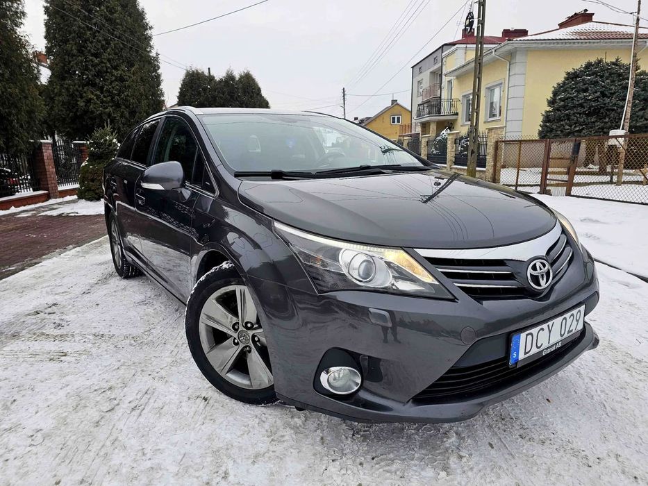 Toyota Avensis 2014r 1.8 Benzyna PółSkóry GrzaneFotele KameraCofania Ładny