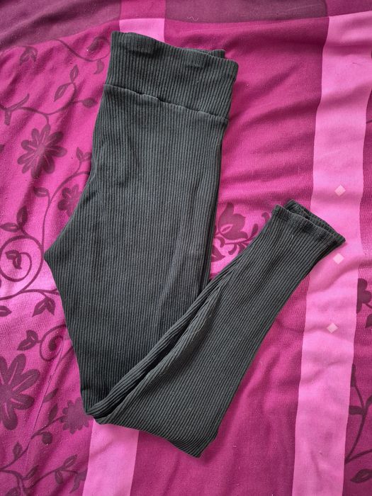 Leginsy prążkowane za kolano S/M