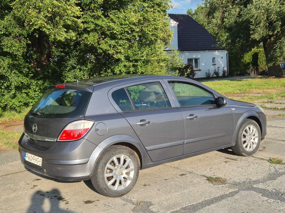Opel Astra H 1.6 benzyna