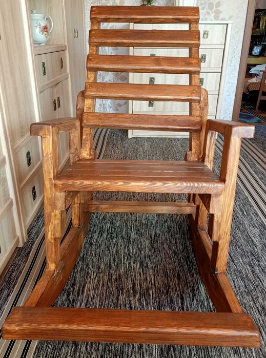 Продам Кресло- качалку. Самовывоз.