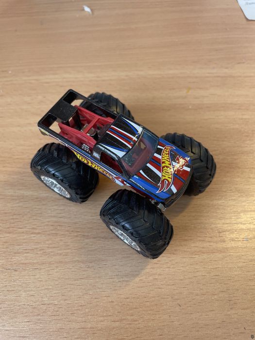 Джип Hotwheels