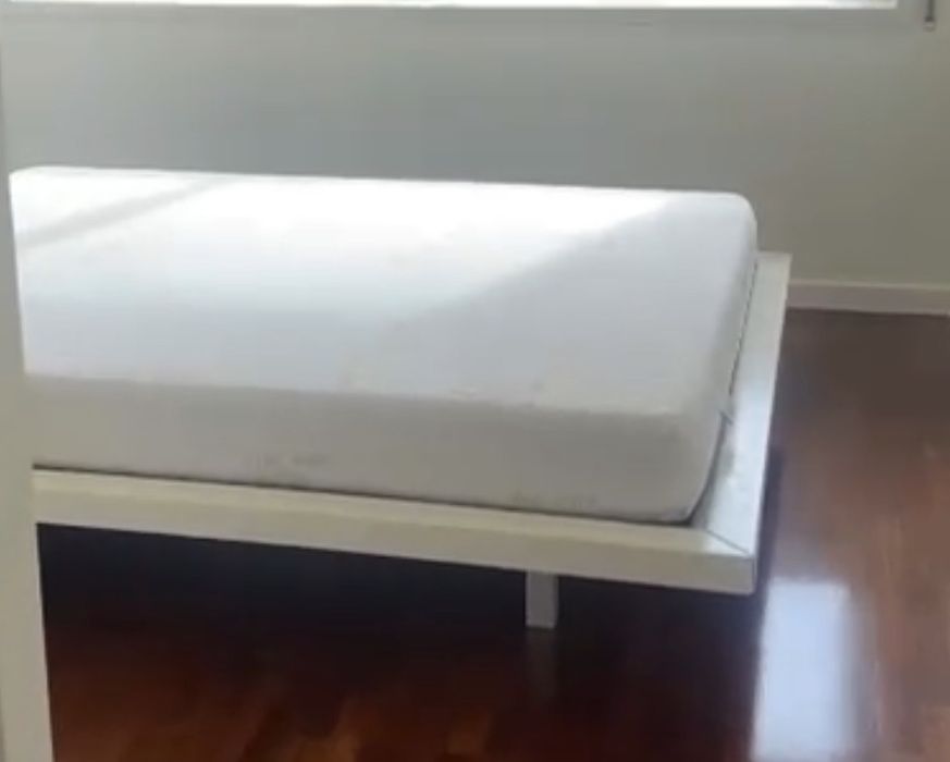 Cama com colchao