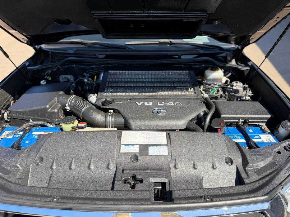 Toyota Land Cruiser 200