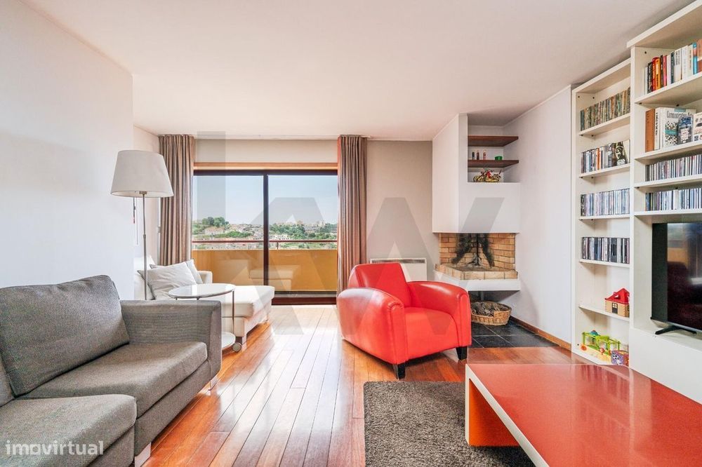 Apartamento T3 Duplex, para venda, nas Virtudes, com vista rio