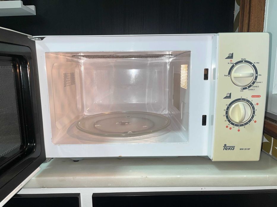 Microondas TEKA modelo MW 20 BF