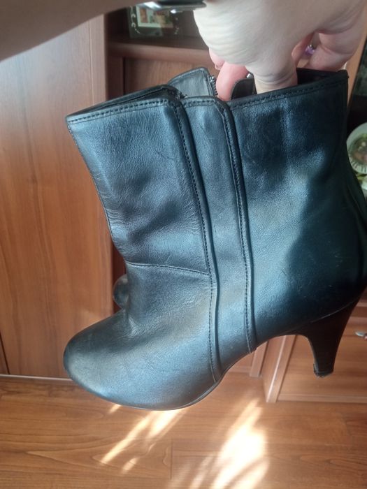 Продам осінні ботіночки