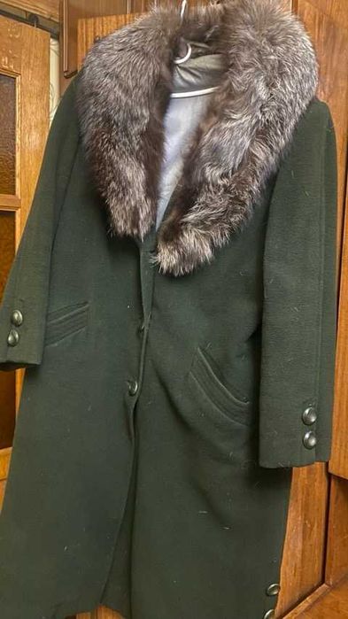 Продаю пальто Темно зелене драпове розкішне