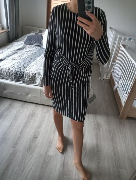 Sukienka w paski czarna Pieces rozmiar M