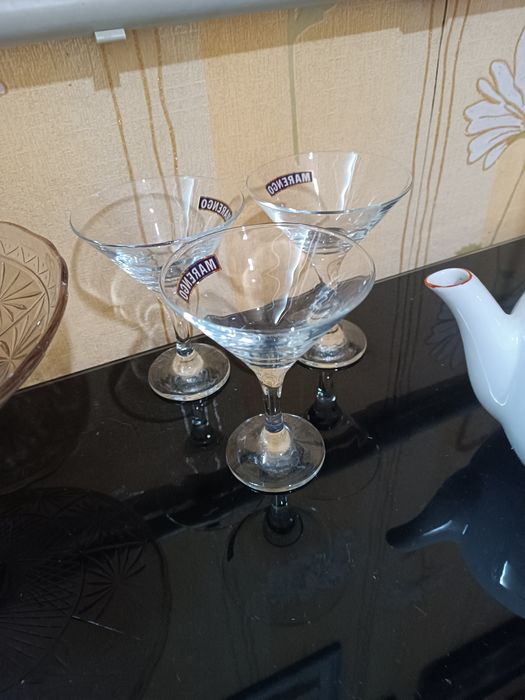 Різний посуд новий.