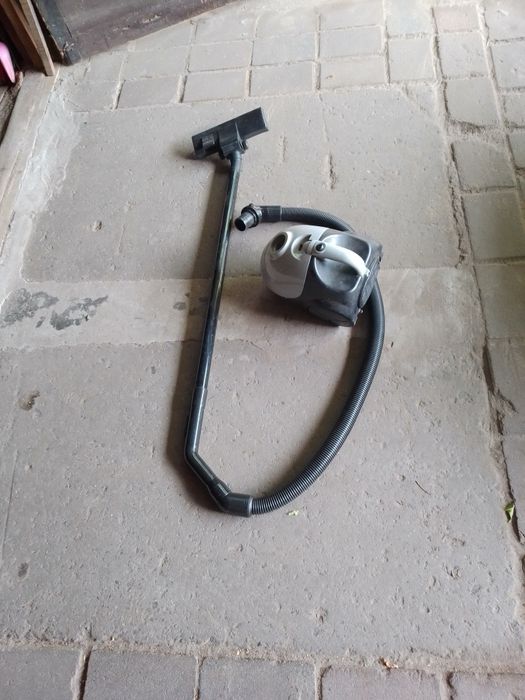 Продается пылесос рабочий