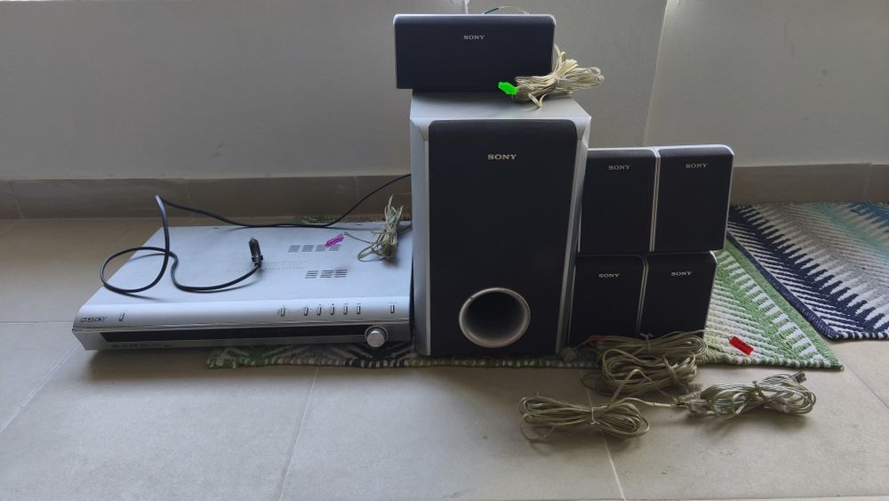 Sistema de som Sony DAV DZ110