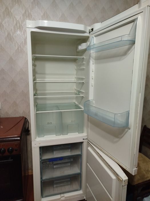 Холодильник Elektrolux