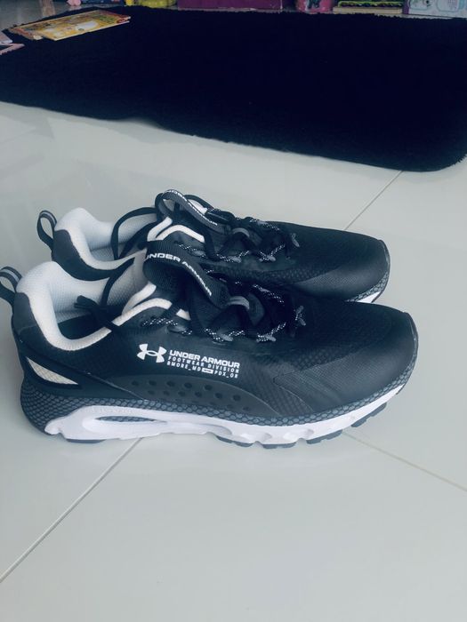 Sneakersy Under Armour 39 r