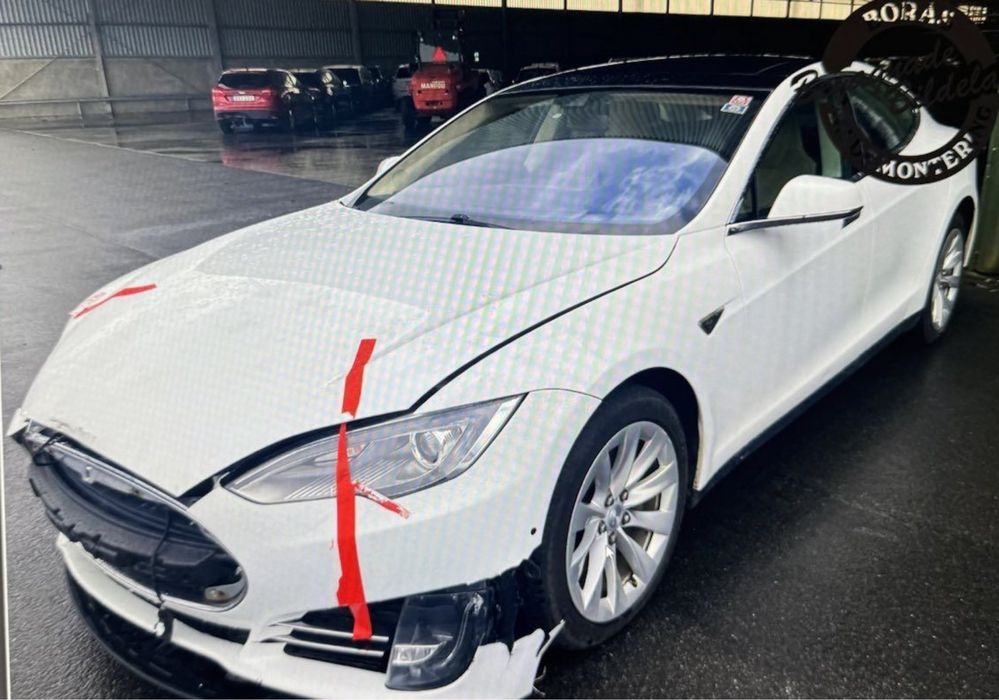 Разборка запчасти  TESLA S 85D дорест 2015 авторазбока розбірка