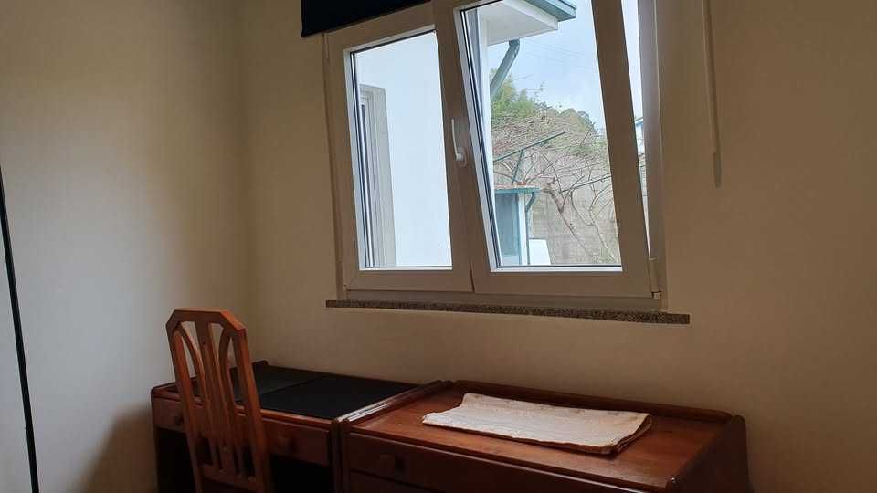 Quarto com Casa de Banho Privada e Cozinha Partilhada - Vilar de Andorinho (Próximo da N222)