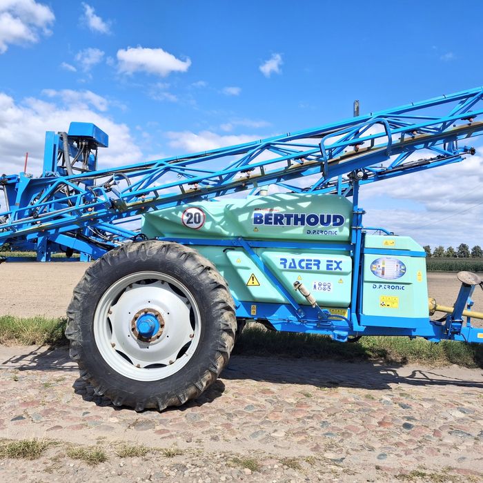 Opryskiwacz Berthoud Racer EX 2500l 24/21m Arag Hydraulika stan BDB